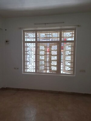 Room in 2 BHK Apartment at Shivaji Park – for Rent