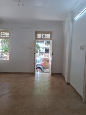 Room in 2 BHK Apartment at Shivaji Park – for Rent