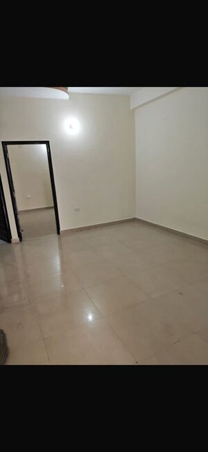 Room in 2 BHK Builder Floor at Sector 73 – for Rent