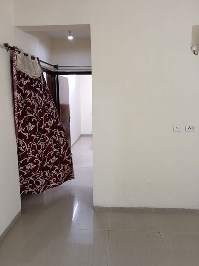 Room, ambala highway 2 Bedroom 1450 Sq.Ft. Apartment In Ambala Highway Zirakpur 10452945