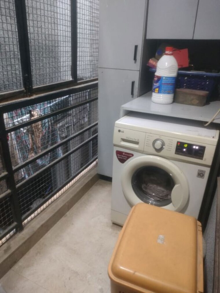 Balcony, vasant kunj 4 Bedroom 2500 Sq.Ft. Apartment In Vasant Kunj Delhi 10453022
