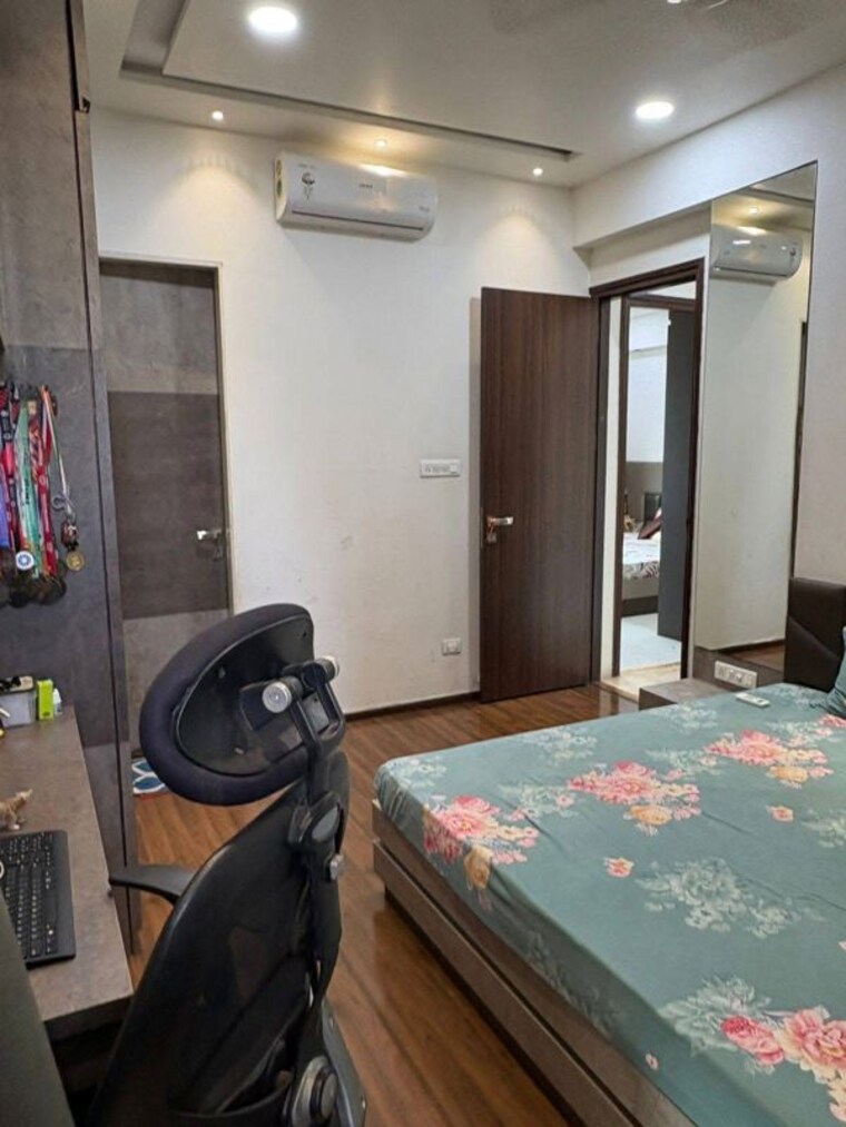 Team Area, vasant vihar 3 Bedroom 1300 Sq.Ft. Apartment In Vasant Vihar Thane 10452720