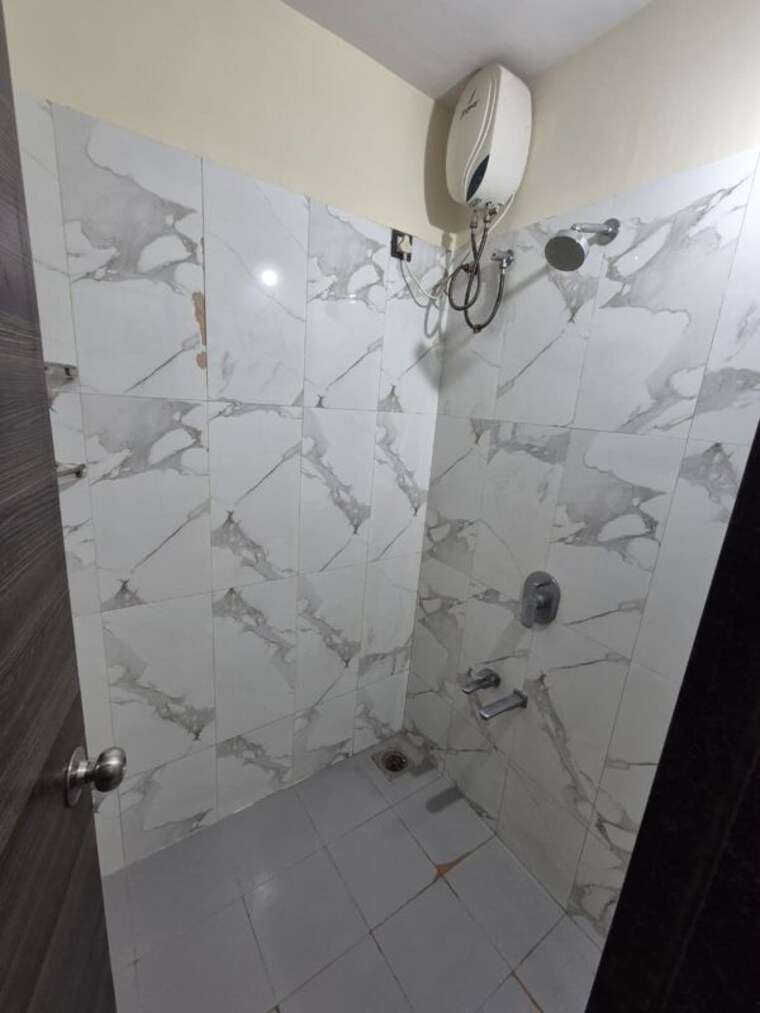 Bathroom, dosti-desire-joy 1 Bedroom 325 Sq.Ft. Apartment In Brahmand Thane 10453008