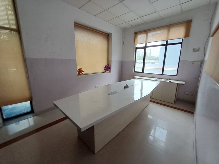 Room, sector 63 Commercial Office Space 5000 Sq.Ft. In Sector 63 Noida 10452995