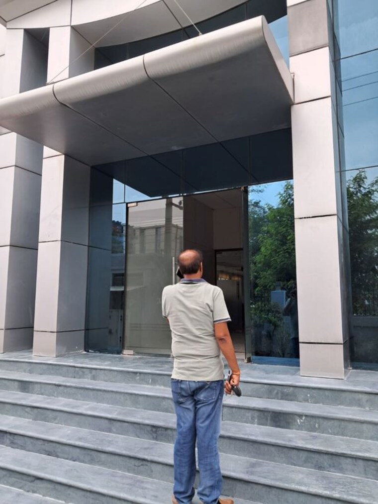  Parking, sector 63 Commercial Office Space 5000 Sq.Ft. In Sector 63 Noida 10452995