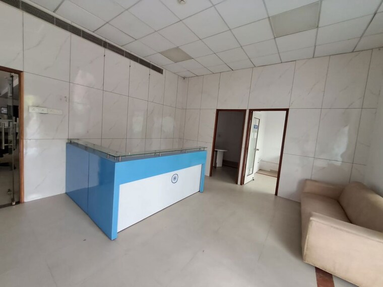 Room, sector 63 Commercial Office Space 5000 Sq.Ft. In Sector 63 Noida 10452995