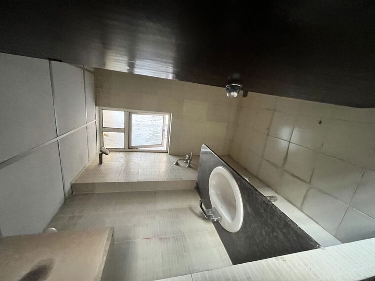 Bathroom, ild-greens 2 Bedroom 1330 Sq.Ft. Apartment In Sector 37c Gurgaon 10453194