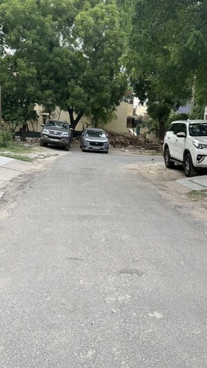 Parking in 3 BHK Independent House at Palam Vihar – for Sale