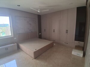 Room in 3 BHK Apartment at Aurobindo Kohinoor, Serilingampally – for Rent
