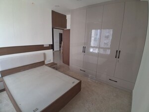 Room in 3 BHK Apartment at Aurobindo Kohinoor, Serilingampally – for Rent