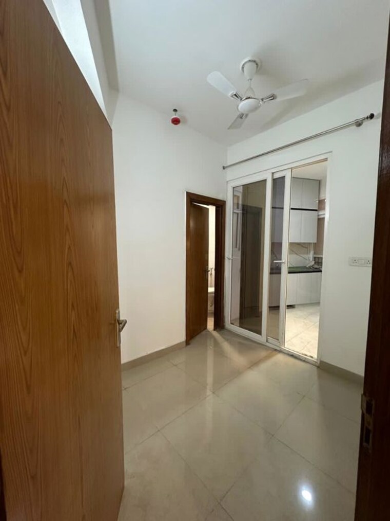 Room, mahagun-maple 4 Bedroom 3300 Sq.Ft. Builder Floor In Sector 50 Noida 10453290