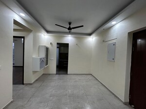 Room in 2 BHK Apartment at BPTP Spacio Park Serene, Sector 37d – for Rent