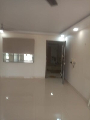 Room in 2 BHK Apartment at Pride Royal Park, Andheri East – for Rent