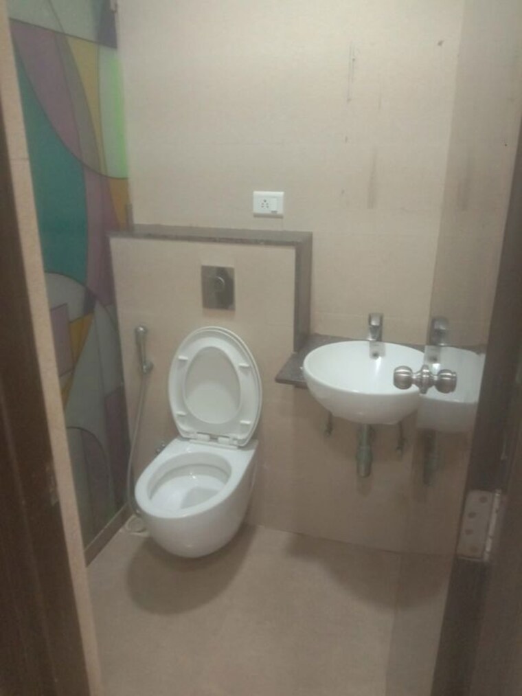 Bathroom, pride-royal-park 2 Bedroom 800 Sq.Ft. Apartment In Andheri East Mumbai 10453318