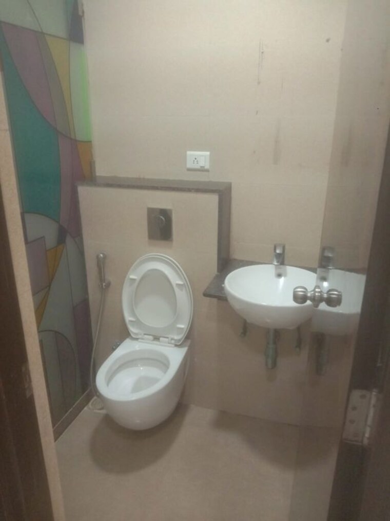 Bathroom, pride-royal-park 2 Bedroom 800 Sq.Ft. Apartment In Andheri East Mumbai 10453318
