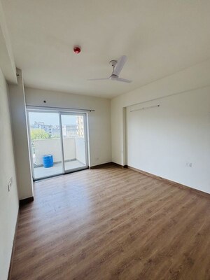 Room in 3 BHK Apartment at Tulip Yellow, Sector 69 – for Rent