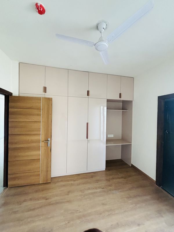 3 BHK + Pooja Room,Basement 1704 Sq.Ft. Apartment in Tulip Yellow