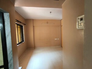 Room in 2 BHK Apartment at Mahavir Arcade, Naupada – for Rent