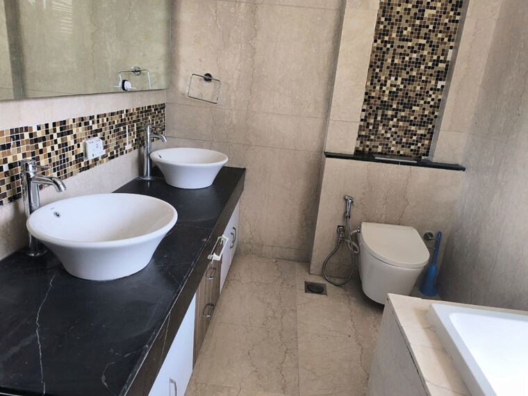 Bathroom, m3m-golf-estate 3.5 Bedroom 3887 Sq.Ft. Apartment In Sector 65 Gurgaon 10453353