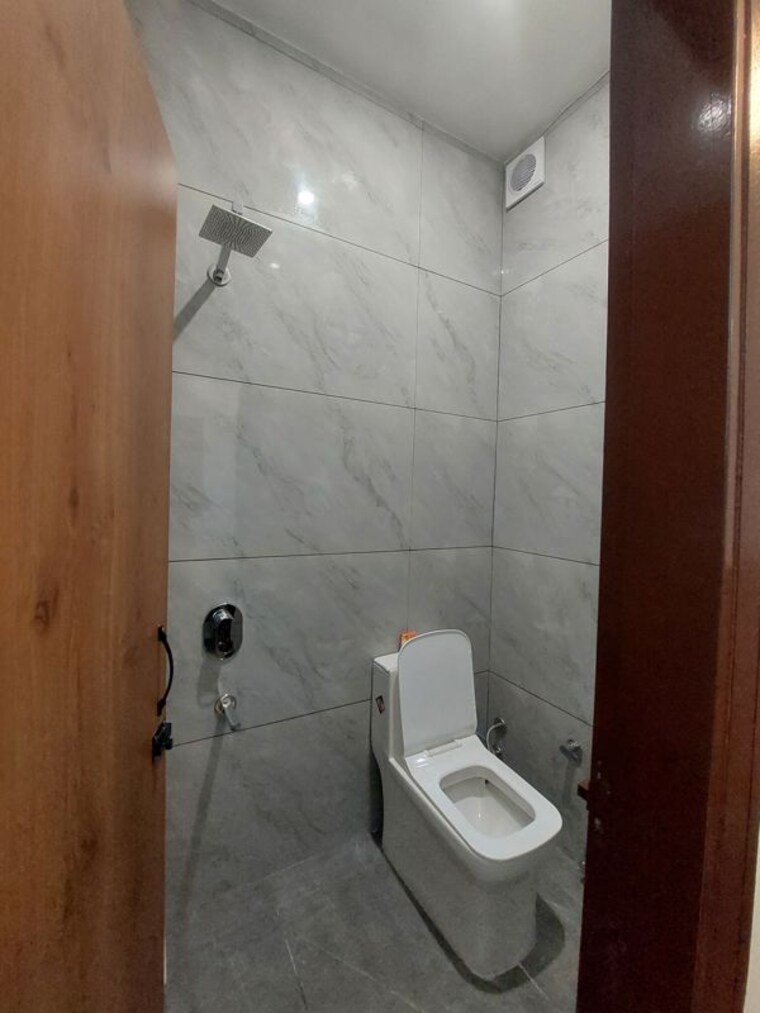 Bathroom, bhai randhir singh nagar 1.5 Bedroom 100 Sq.Yd. Builder Floor In Bhai Randhir Singh Nagar Ludhiana 10453406