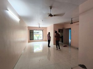 Room in 2 BHK Apartment at Mahavir Arcade, Naupada – for Rent
