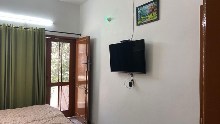 Room, bhai randhir singh nagar 2.5 Bedroom 120 Sq.Yd. Apartment In Bhai Randhir Singh Nagar Ludhiana 10453439