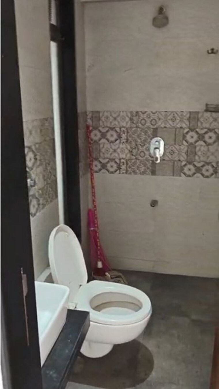 Bathroom, sindhi-society 1 Bedroom 520 Sq.Ft. Apartment In Chembur Mumbai 10453447