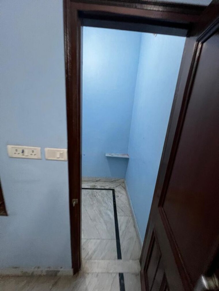 Entrance, naraina 2 Bedroom 150 Sq.Yd. Builder Floor In Naraina Delhi 10453449