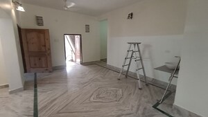 Room in 4 BHK Builder Floor at Mithapur – for Rent