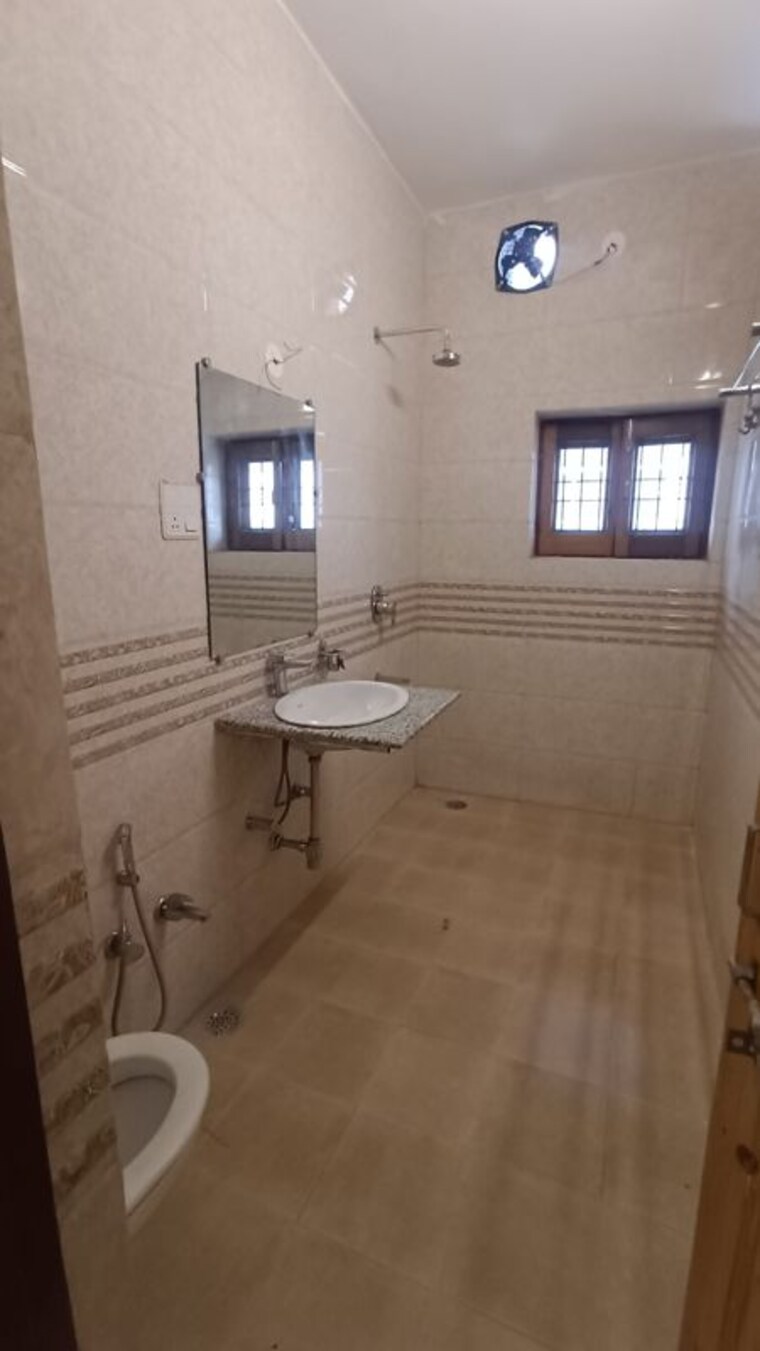 Bathroom, mithapur 4 Bedroom 2500 Sq.Ft. Builder Floor In Mithapur Patna 10453459