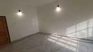 Room in 4 BHK Builder Floor at Mithapur – for Rent