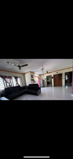 Team Area in 3.5 BHK Independent House at Sector 10 – for Sale