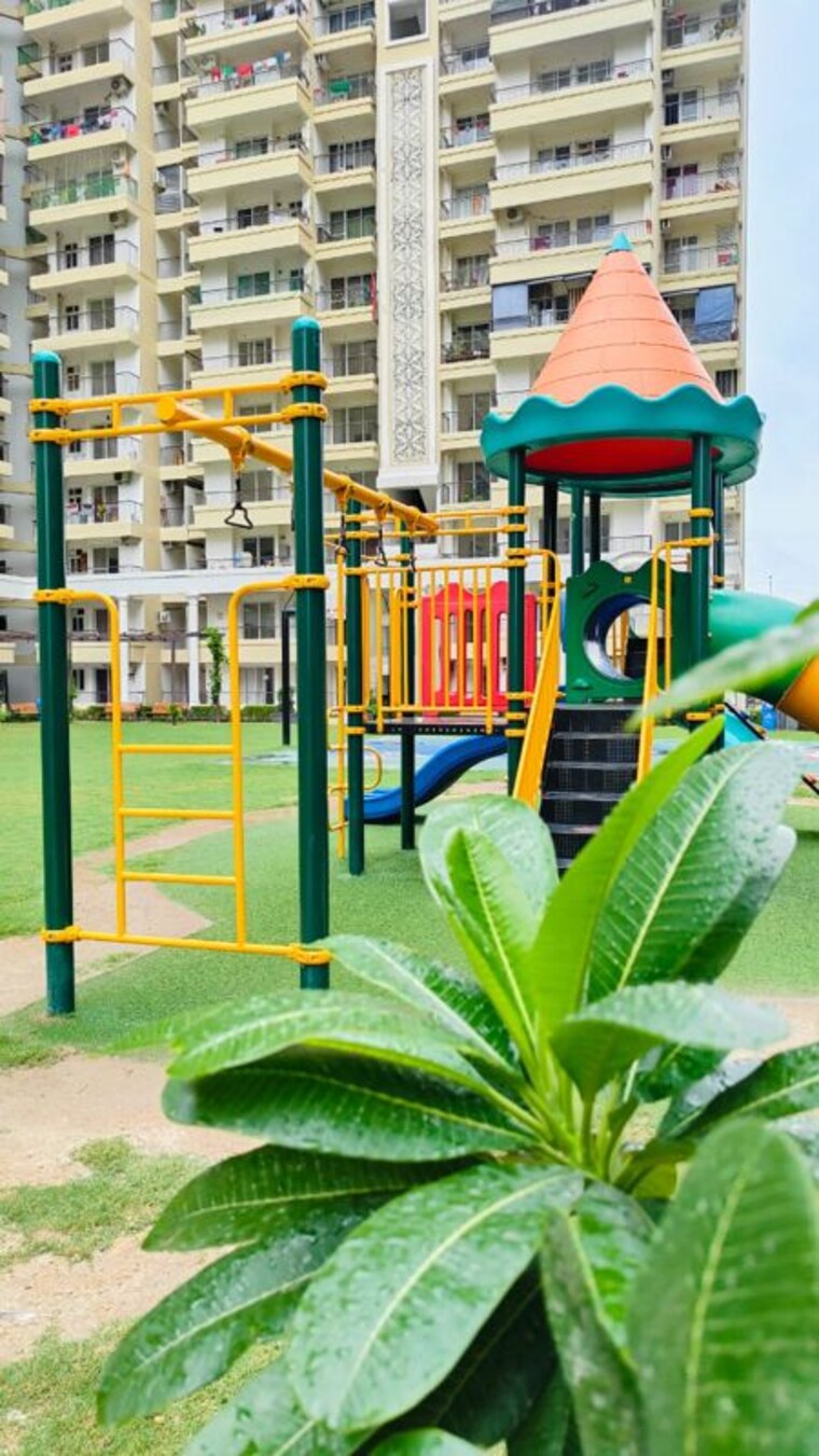 Garden, svp-gulmohur-garden-phase-2 2 Bedroom 950 Sq.Ft. Apartment In Raj Nagar Extension Ghaziabad 10453454