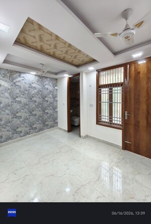 Room in 3 BHK Builder Floor at Jawahar Nagar – for Sale