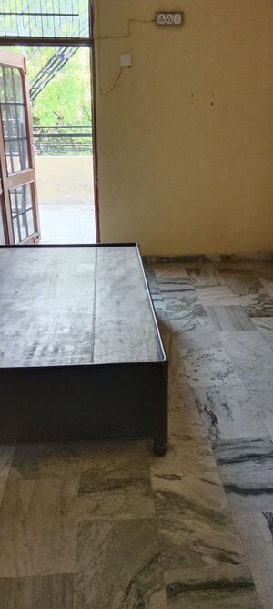 Room in 3 BHK Apartment at Sector 47 – for Rent