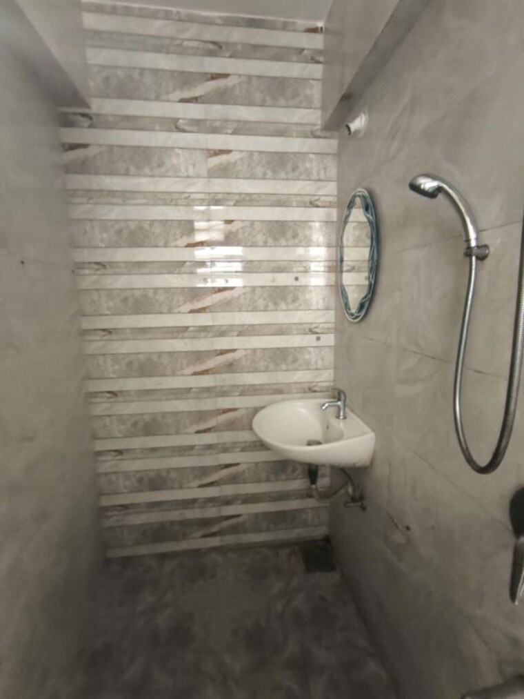 Bathroom, naupada 2 Bedroom 750 Sq.Ft. Apartment In Naupada Thane 10453524