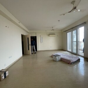 Room in 4 BHK Apartment at Conscient Heritage Max II, Sector 102 – for Rent