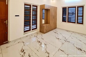Room in 4 BHK Villa at Race Course Road – for Sale