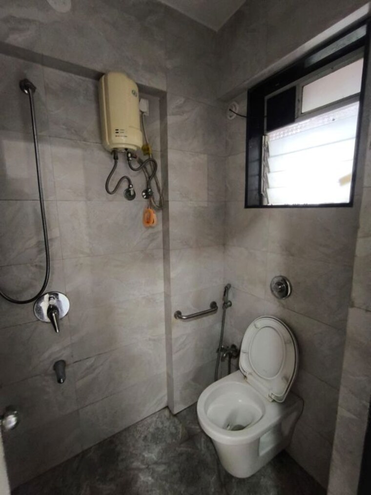 Bathroom, naupada 2 Bedroom 750 Sq.Ft. Apartment In Naupada Thane 10453543