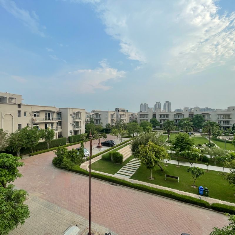 3 BHK + Servant Room,Extra Room 2700 Sq.Ft. Apartment in BPTP Amstoria Country Floor