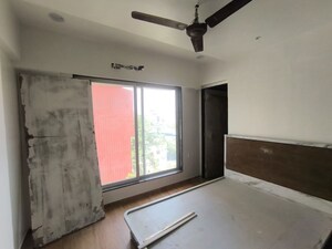 Room in 2 BHK Apartment at Yash Satyaneelayam CHS, Naupada – for Rent