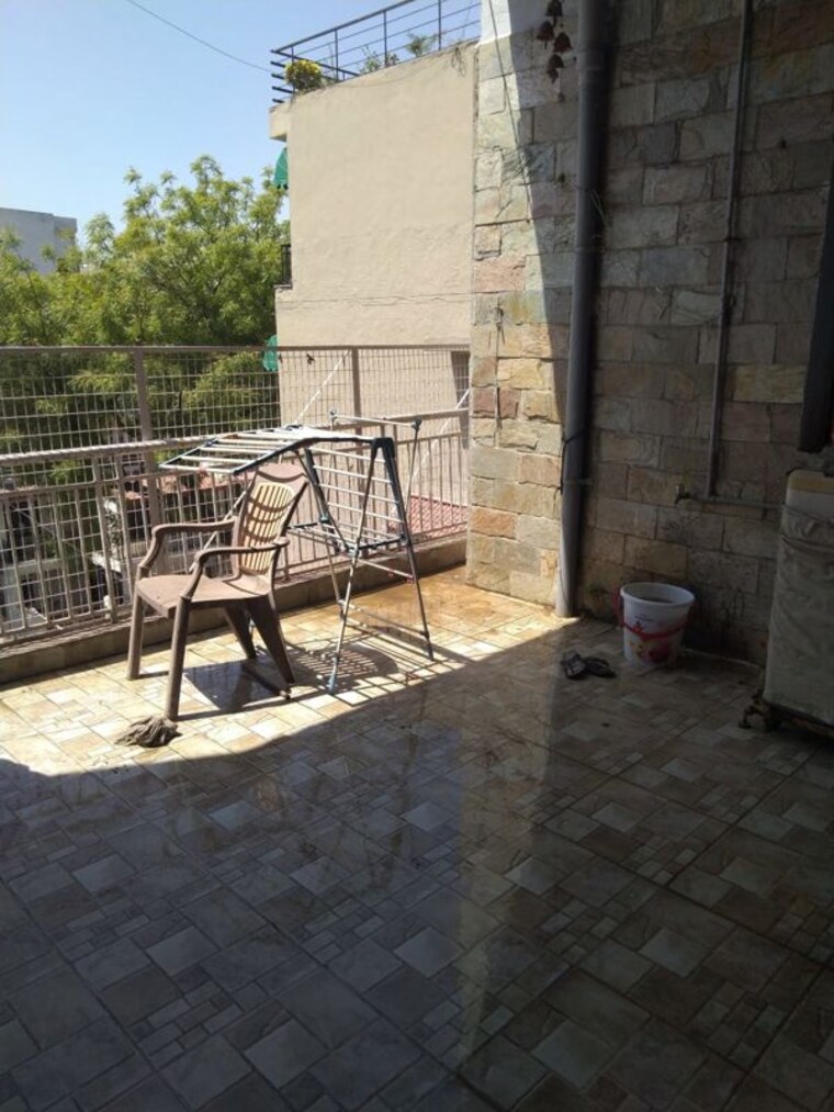 Balcony, vasant kunj 2 Bedroom 1100 Sq.Ft. Apartment In Vasant Kunj Delhi 10453585