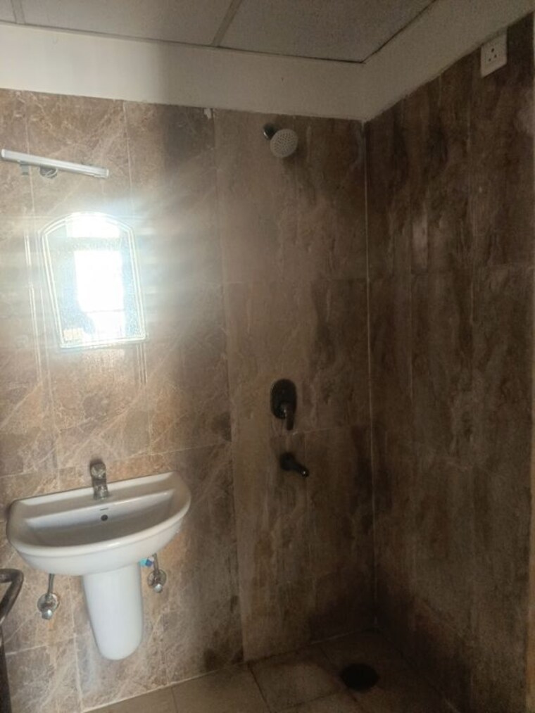 Bathroom, amrapali-silicon-city 4 Bedroom 2410 Sq.Ft. Apartment In Sector 76 Noida 10453625