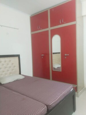 Bathroom in 3 BHK Apartment at Amrapali Silicon City, Sector 76 – for Rent