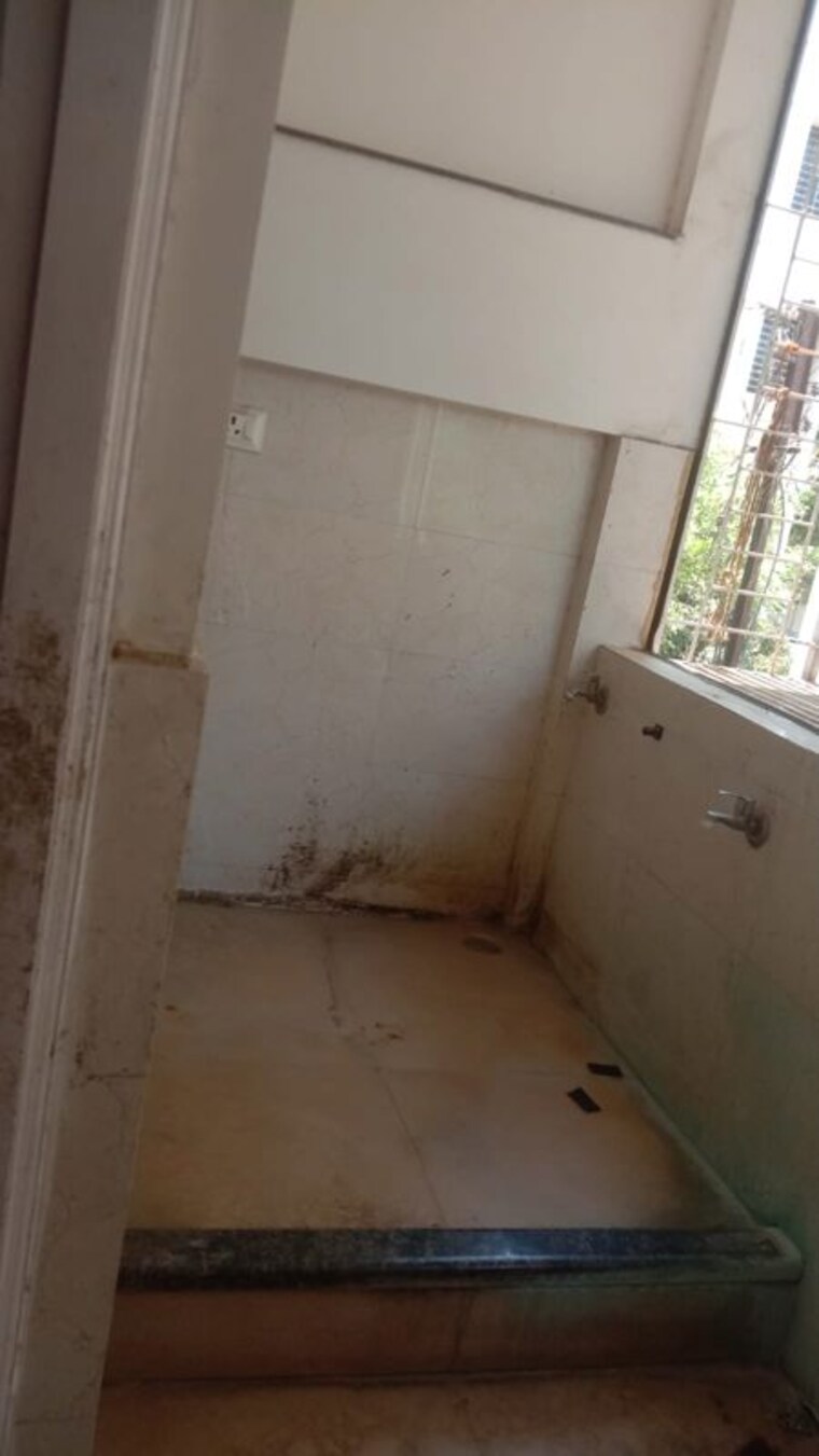 Bathroom, green-planet-society 3 Bedroom 1700 Sq.Ft. Apartment In Omkar Nagar Nagpur 10453680
