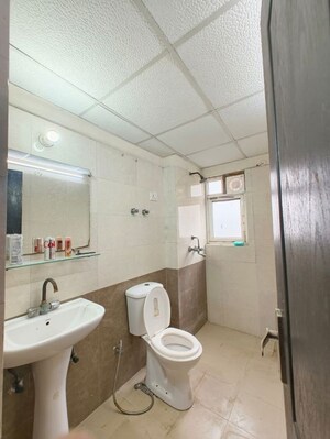 Team Area in 3 BHK Apartment at Amrapali Silicon City, Sector 76 – for Rent
