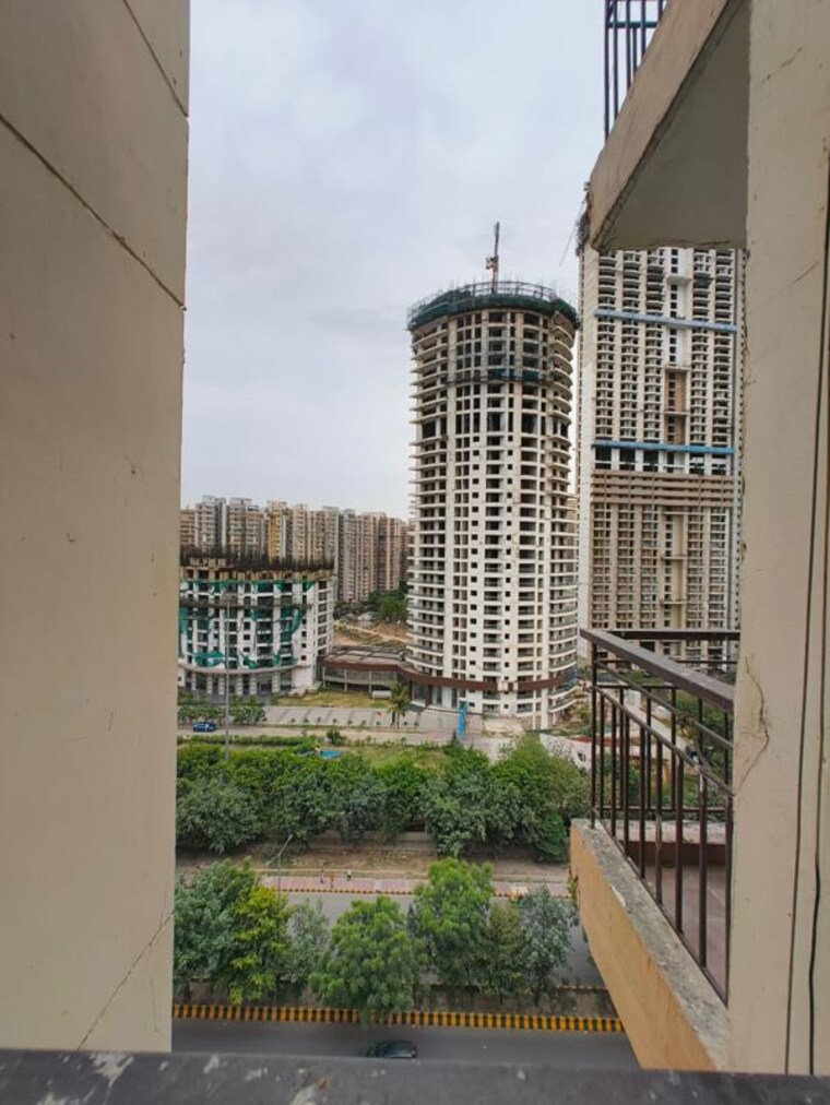 Balcony, amrapali-silicon-city 3 Bedroom 1835 Sq.Ft. Apartment In Sector 76 Noida 10453674