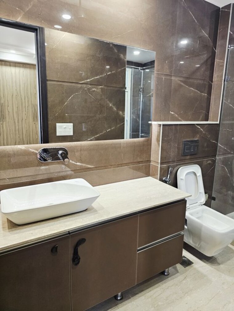 Bathroom, saket 4 Bedroom 300 Sq.Yd. Builder Floor In Saket Delhi 10453681