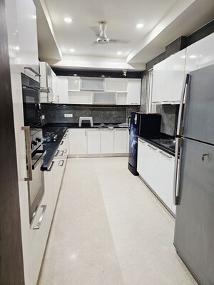 Team Area in 4 BHK Builder Floor at Saket – for Rent