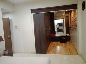 Room in 2 BHK Apartment at Haware Splendor, Kharghar – for Rent